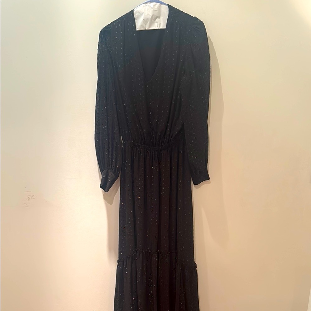 Ramy Brook Black Plunge Bishop Sleeve Gown…newly dry cleaned!
Size L.